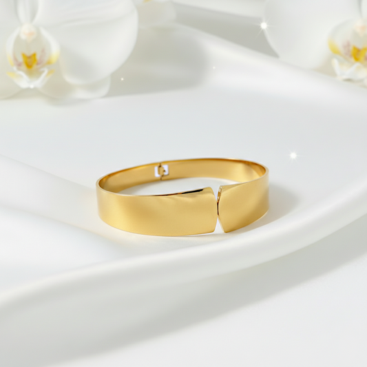 Luna Matte Gold Cuff