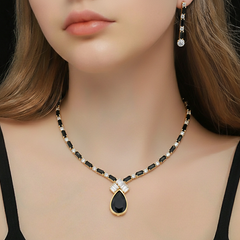 Onyx Teardrop Crystal Set