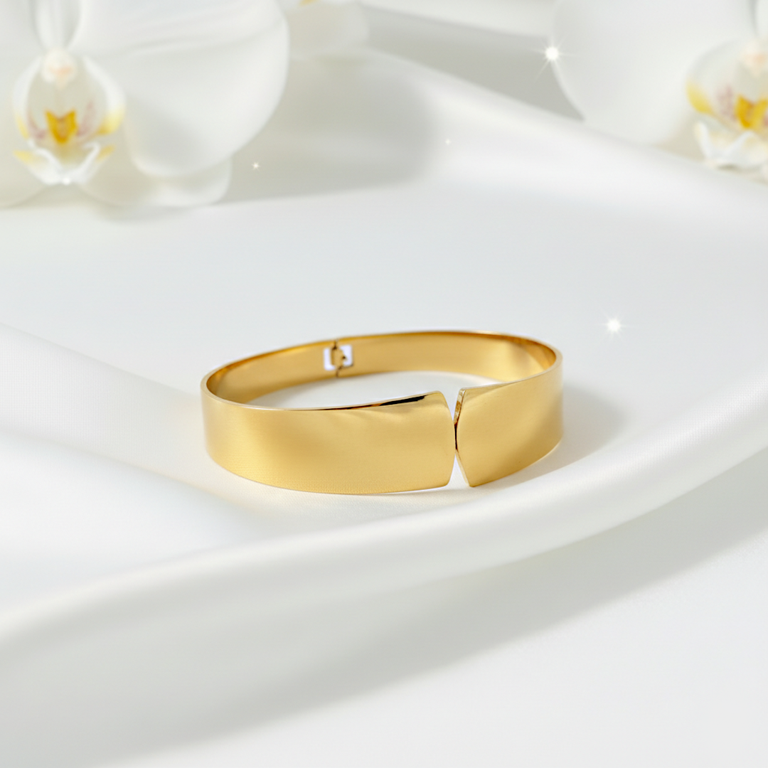 Luna Matte Gold Cuff