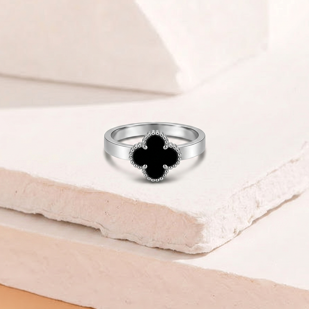 Black Carnelian Clover Ring