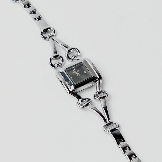 Elegant Silver Vintage-Style Women’s Bracelet Watch