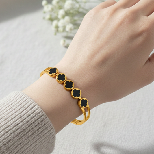 Gold Linked Cleef Bracelate