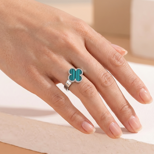 Green Carnelian Clover Ring
