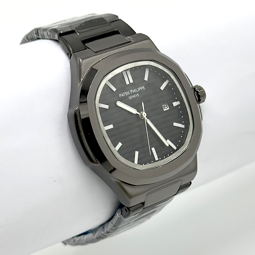 Patek Philippe Nautilus – Dark Grey/Black Dial