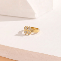 Sparkling Pave Clover Ring